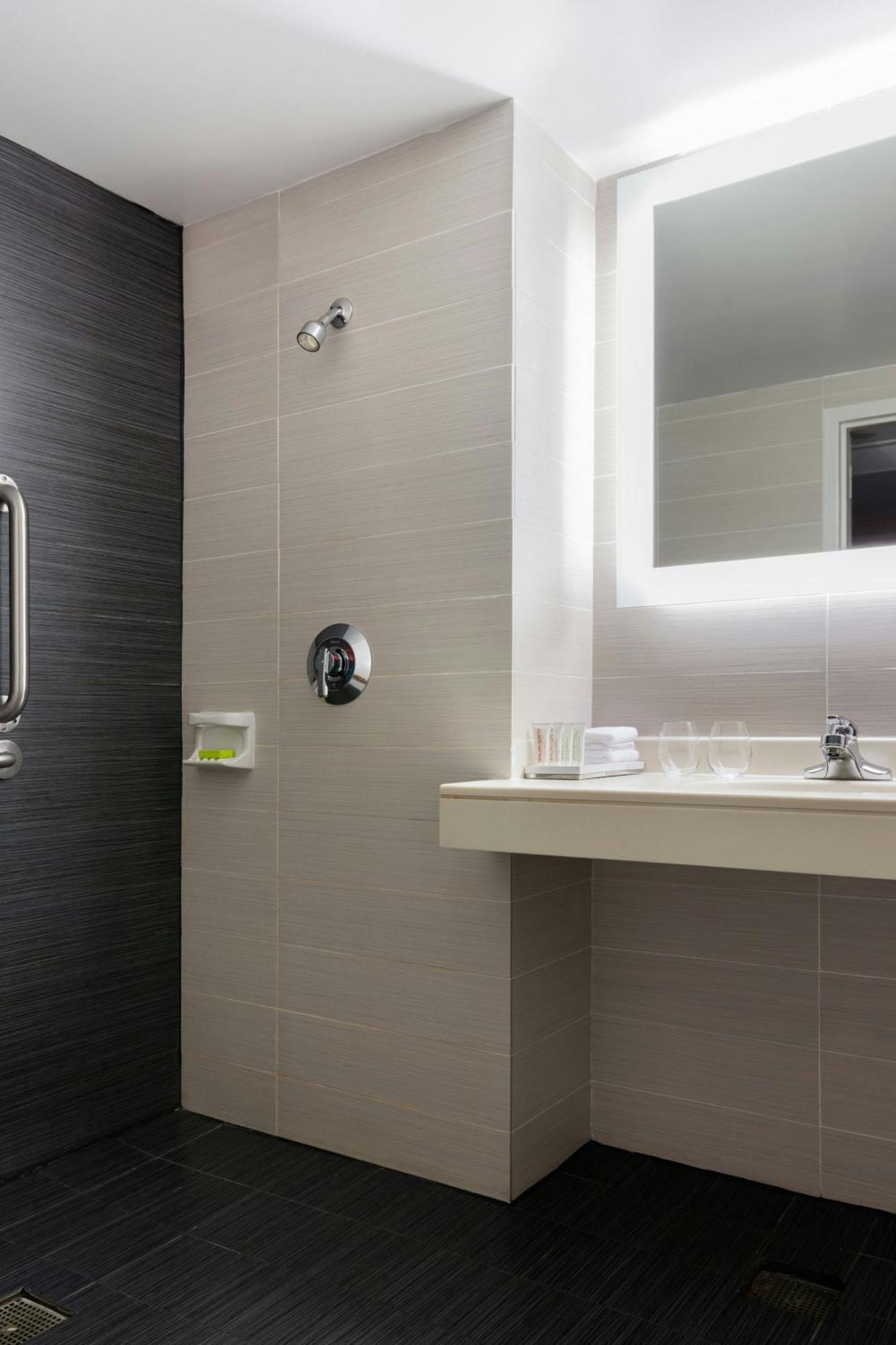 Le Meridien Шарлът Екстериор снимка